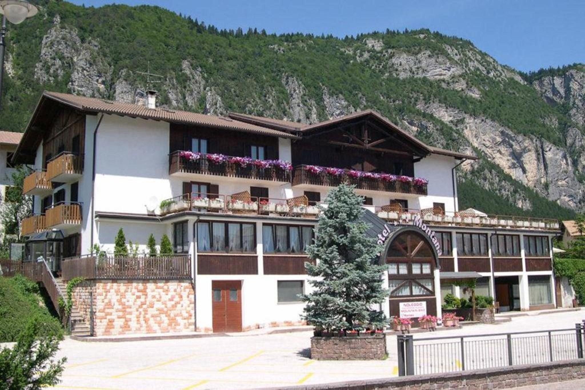 פאי דלה פאגאנלה Hotel & Residence Montana מראה חיצוני תמונה