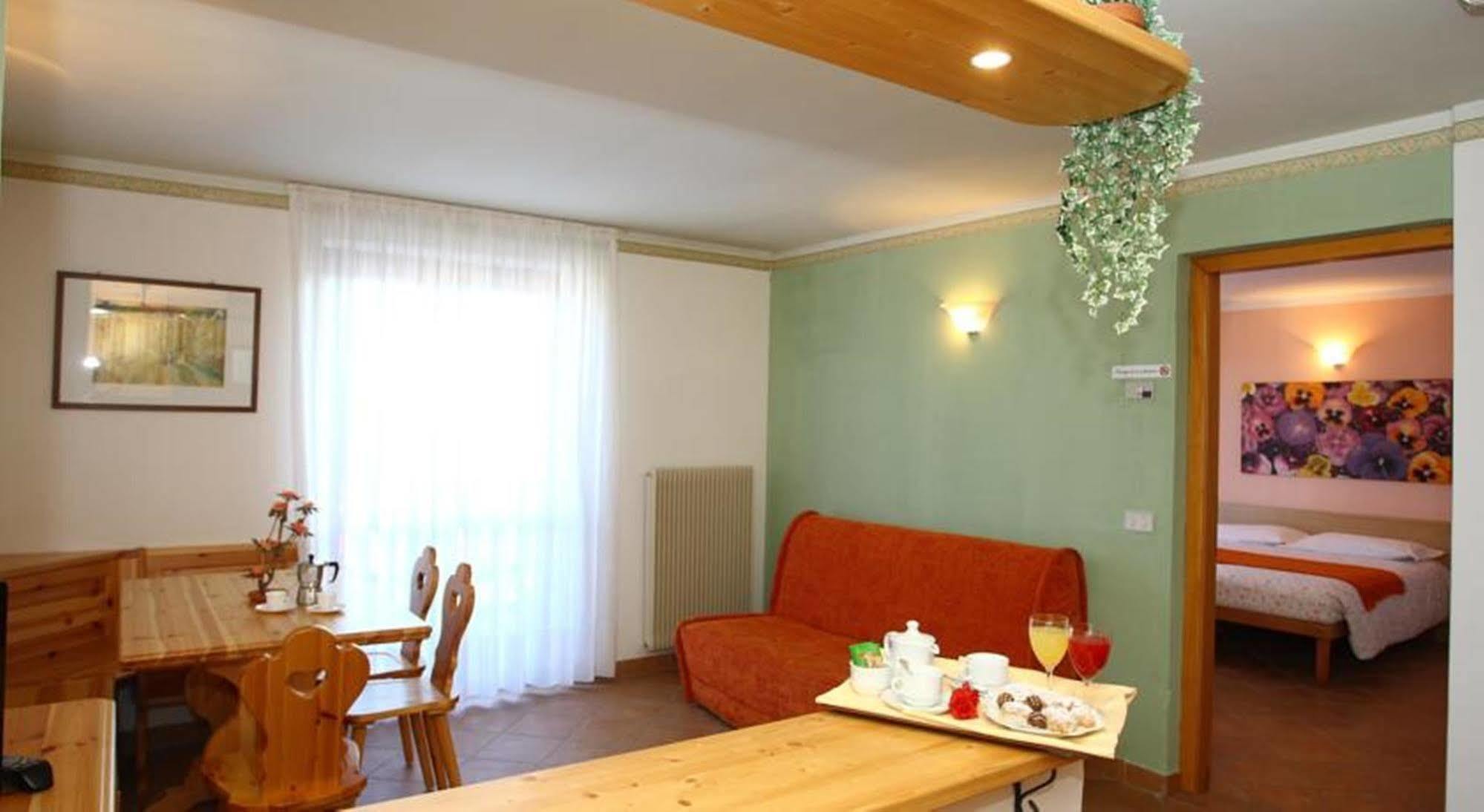 פאי דלה פאגאנלה Hotel & Residence Montana מראה חיצוני תמונה