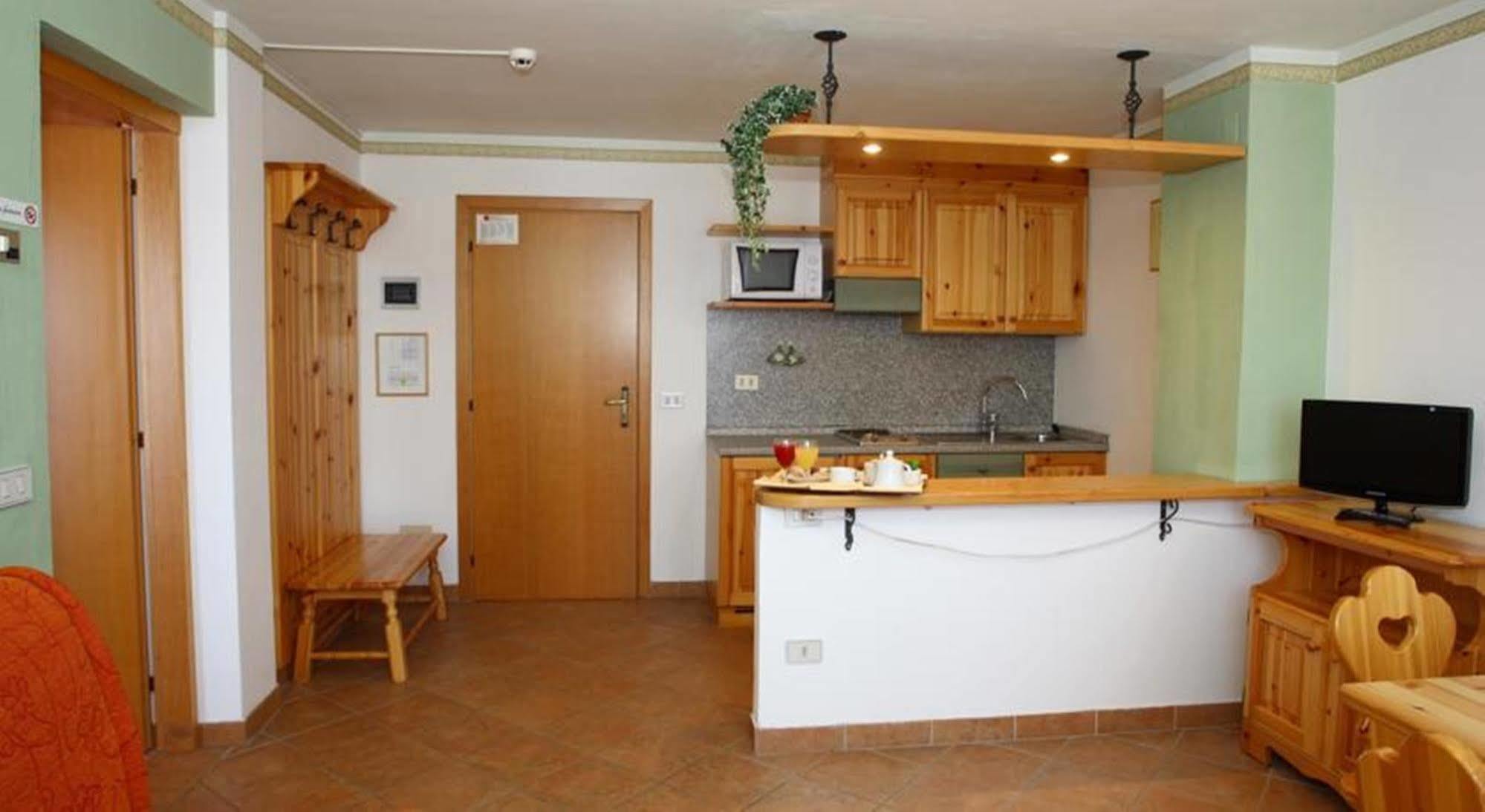 פאי דלה פאגאנלה Hotel & Residence Montana מראה חיצוני תמונה