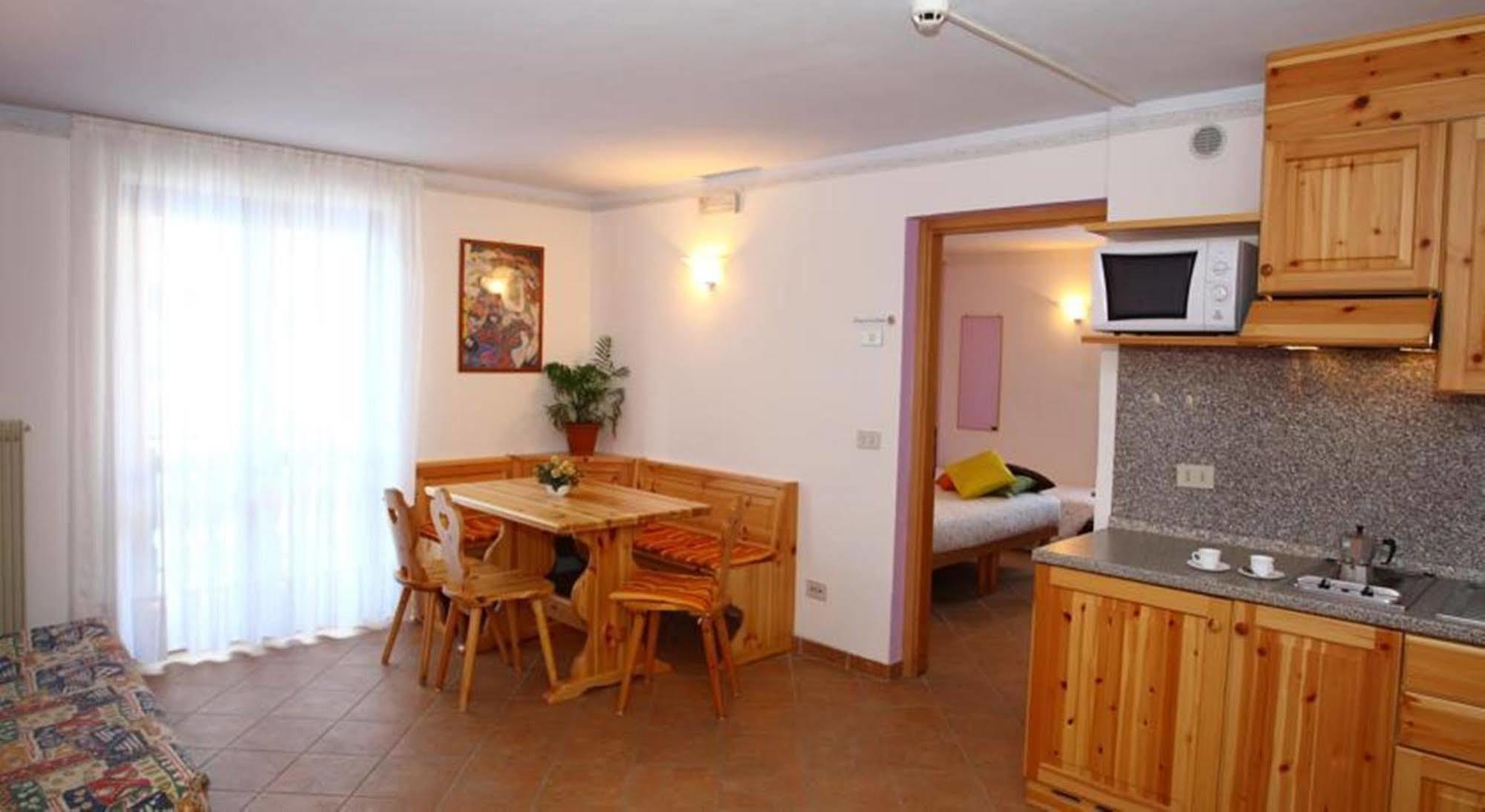 פאי דלה פאגאנלה Hotel & Residence Montana מראה חיצוני תמונה